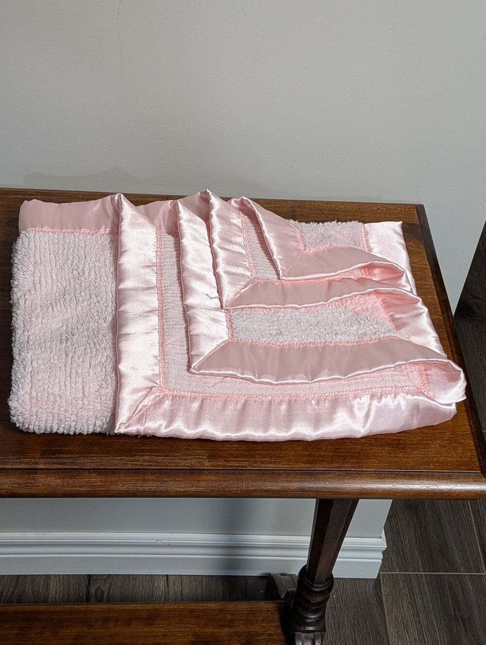 Pink Chenille Satin Trim Baby Blanket. Brand: Made In Heaven . Made In Canada.